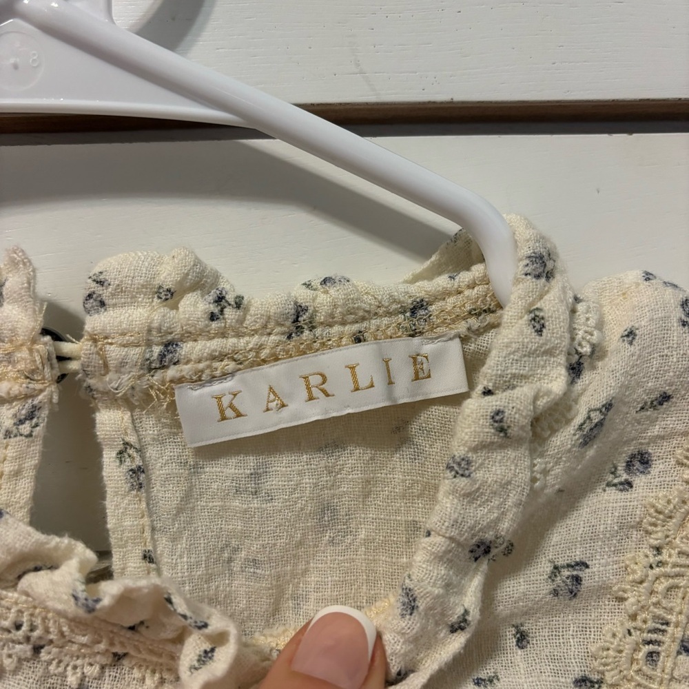 Karlie Cream Floral Flutter Sleeve Top - Picture 5 of 5